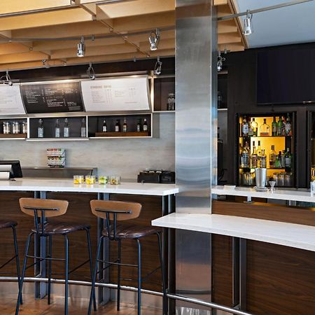 Отель Courtyard By Marriott San Antonio Downtown Экстерьер фото